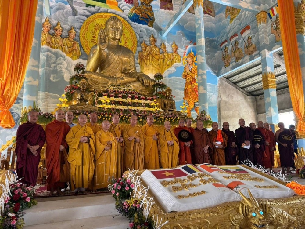 an-vi-ton-tuong-phat_myanmar 2.jpg
